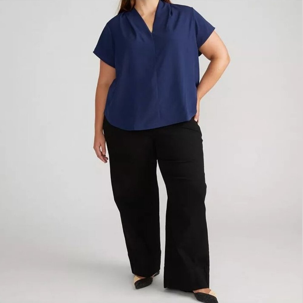 2/$30 NWT Universal Standard Better Than Silk Vneck Top Navy XS #A1315